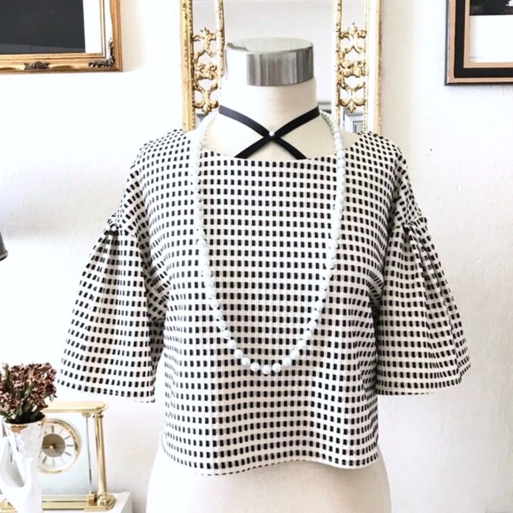 Crop Top Bell Sleeves Small